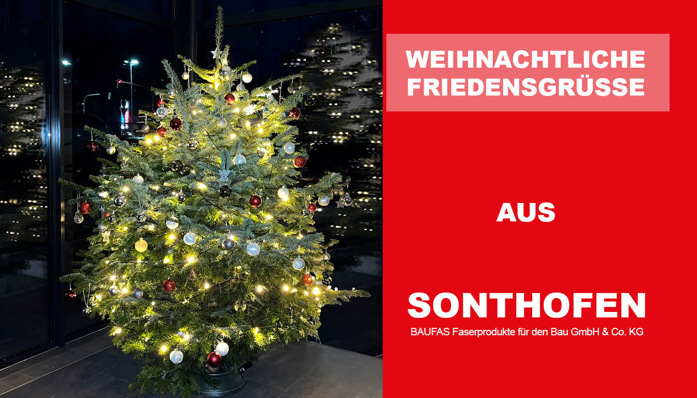 Weihnachtsbaum der Fa. Baufas hell erleuchtet